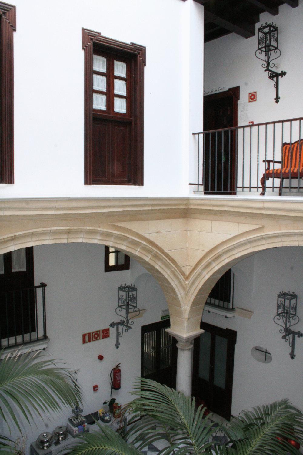 Hostal Palacio San Bartolome إل بويرتو دي سانتا ماريا المظهر الخارجي الصورة