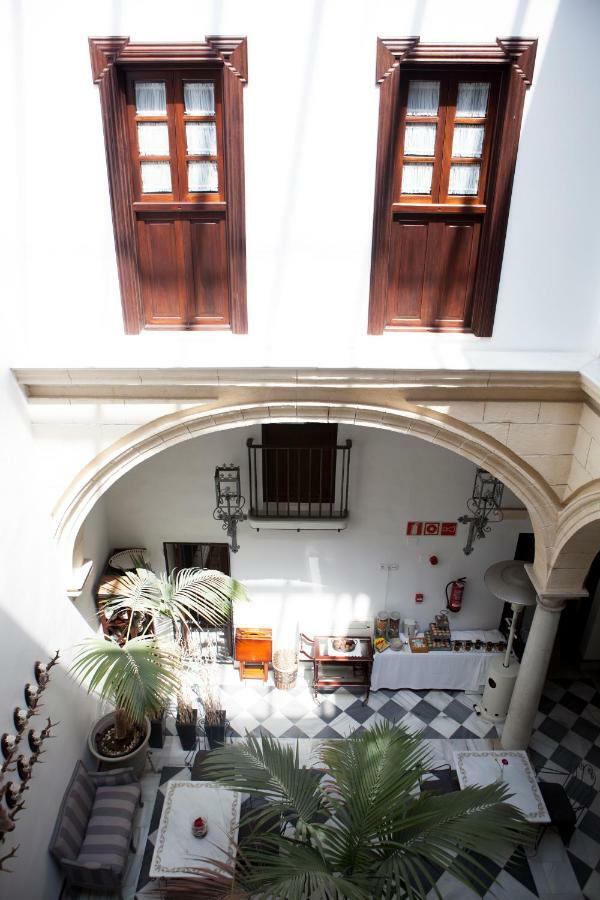 Hostal Palacio San Bartolome إل بويرتو دي سانتا ماريا المظهر الخارجي الصورة